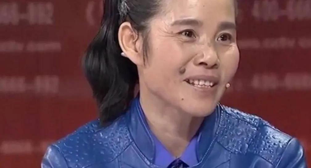 1984年，贵州一女子被卖给老光棍，还生下了一对儿女。谁料，30年后，儿子考上大