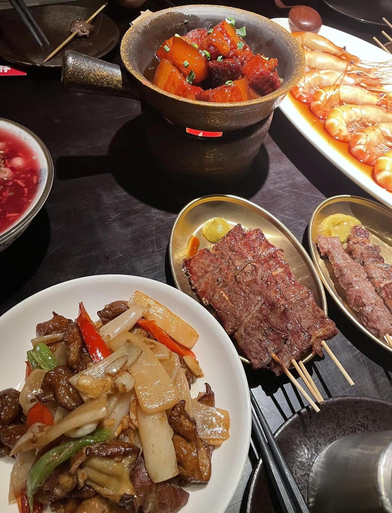 我喜欢平静的生活 每天平静的过完一天 这就足够了就算有什么出乎意料的事发生我也希