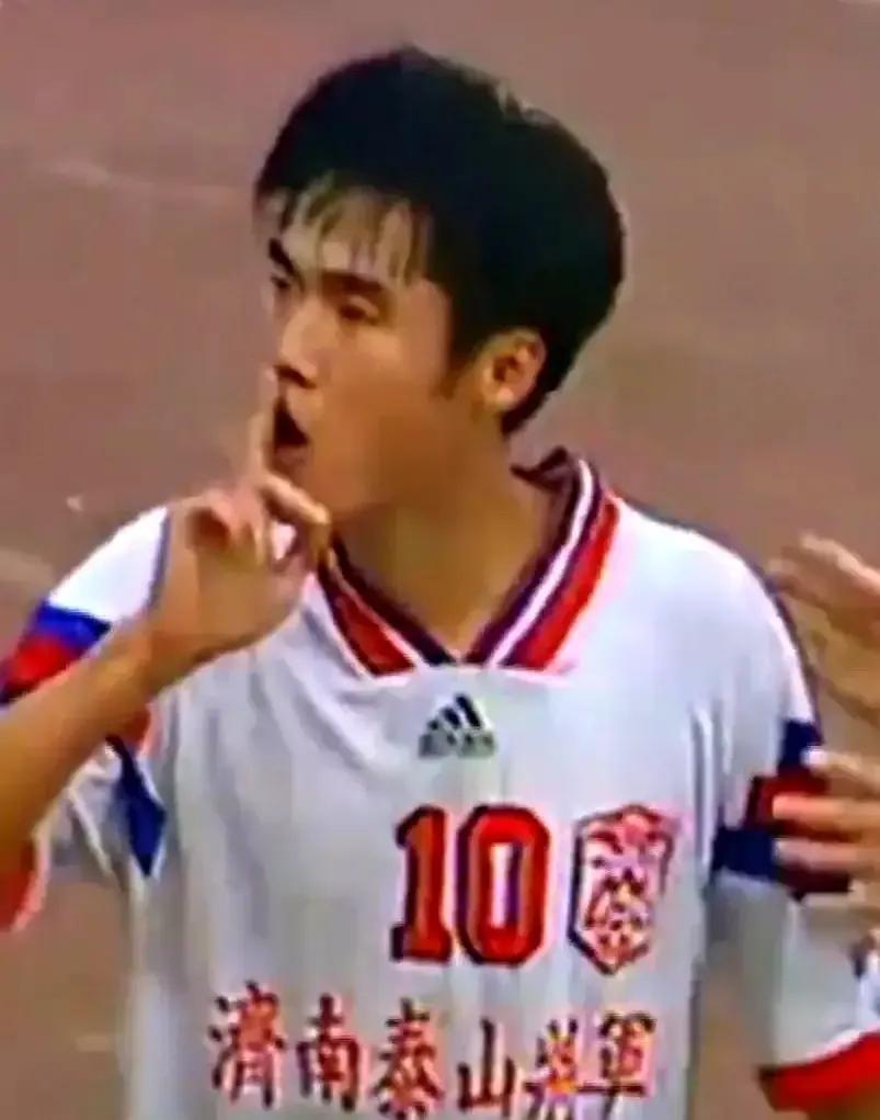 宿茂臻退役后早就不缺钱！

1；山东鲁能4年赚了240万元；

2；山东鲁能3年