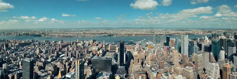 美国若对伊朗动武，那不确定性可太多了。从军事层面看，伊朗军事力量不容小觑，有完备