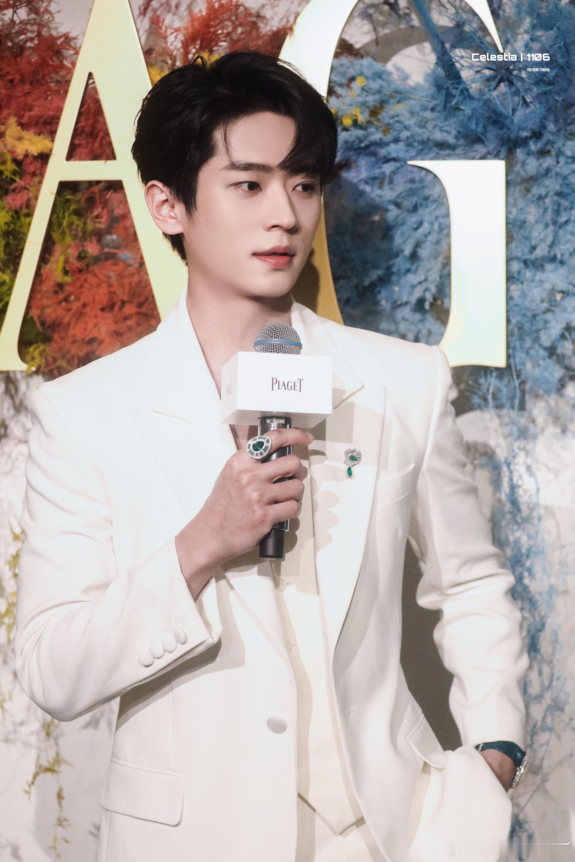 丞磊世另我没有不吃的义务 星光大赏AnotherME贪吃人设焊死了！高冷男神秒变