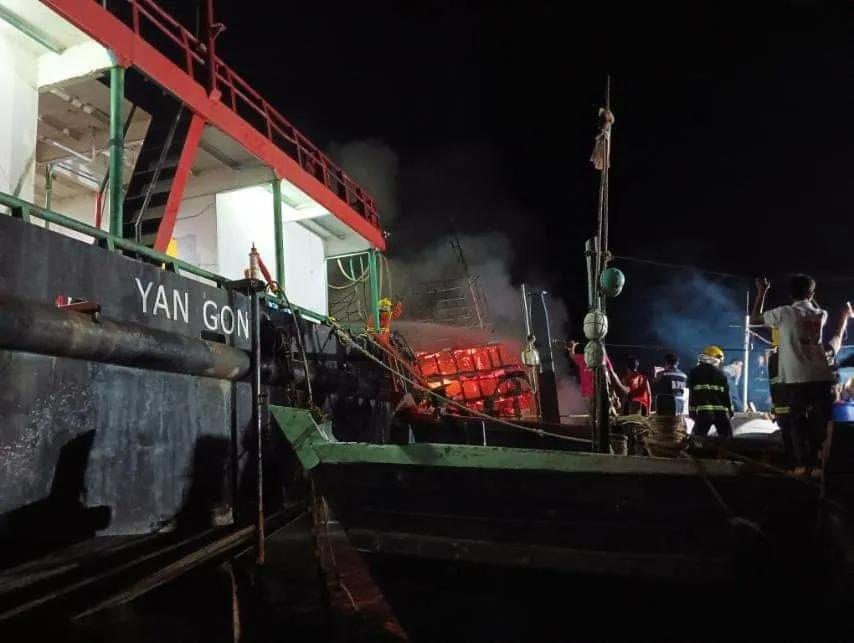 丹老市 一艘渔船加油时 发生火灾事故 造成3人受伤
缅媒报道，德林达依省丹老市1