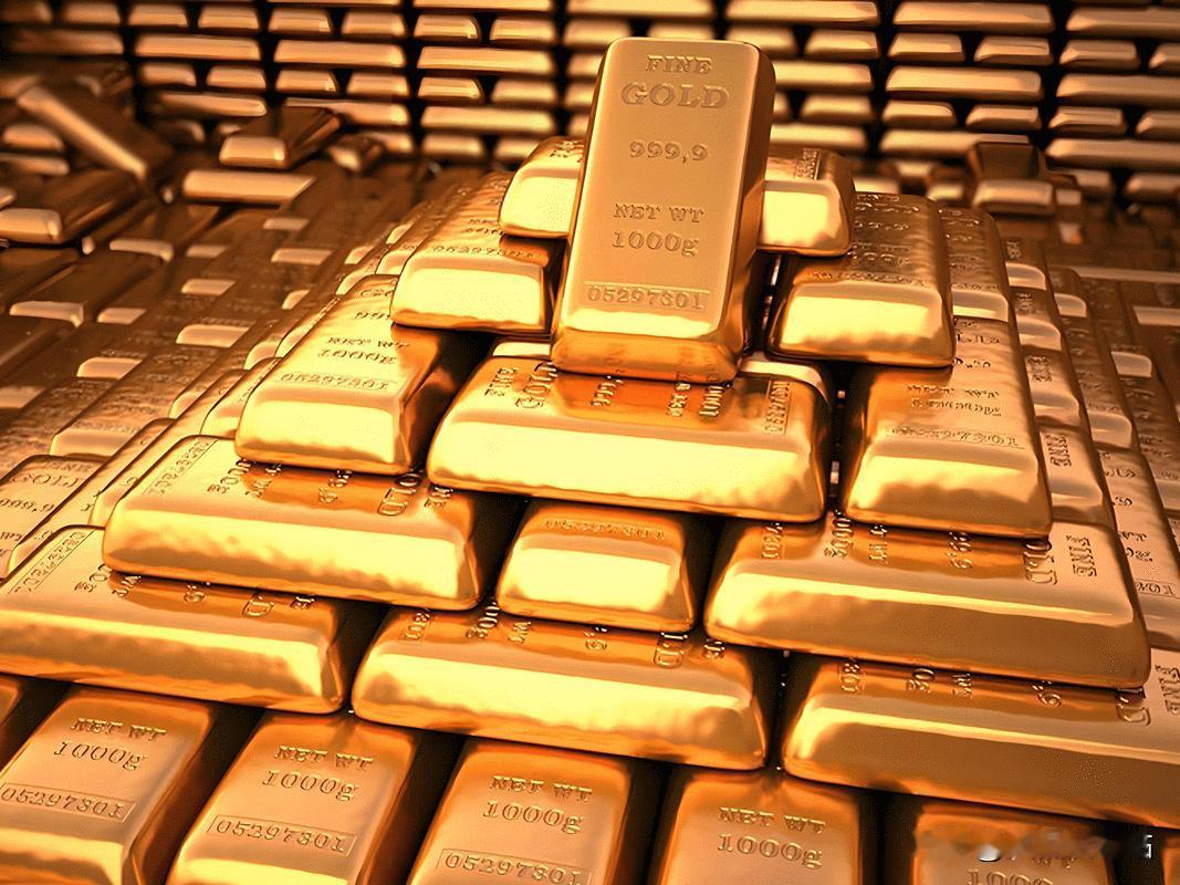 华尔街现在使劲将黄金往上弄，目的是什么？本质上就是美国要降息，一旦降息了。钱就要