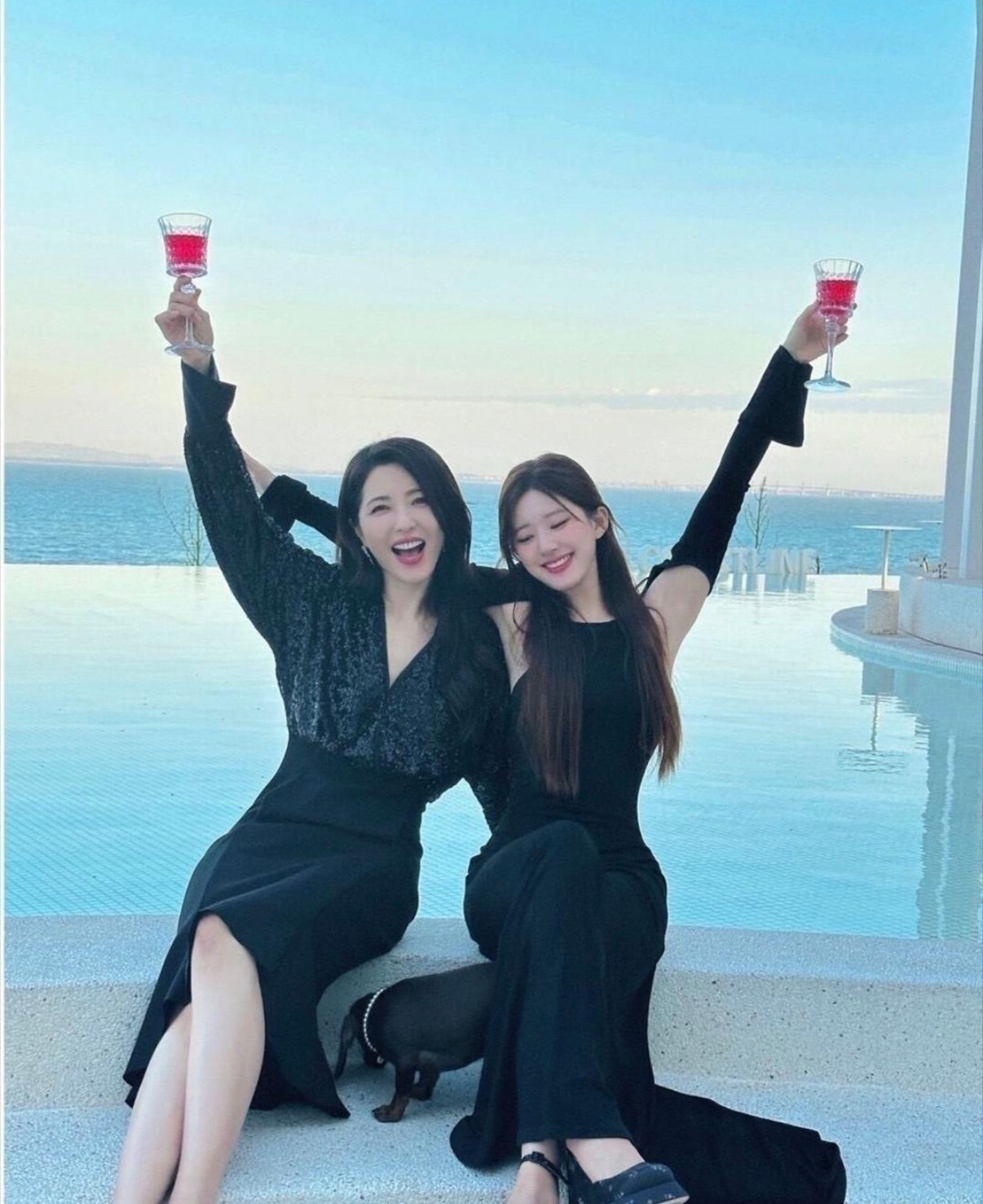 曾黎和赵露思大概是最高端的母女花了吧！ ​​​