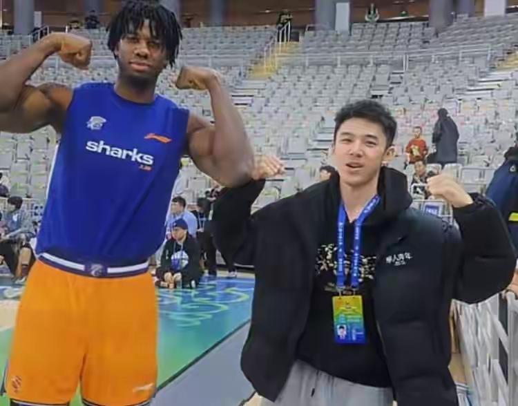 怀特塞德（怀特塞德（上海男篮）：36岁仍有统治力，篮板和盖帽能力强，进攻、防守篮