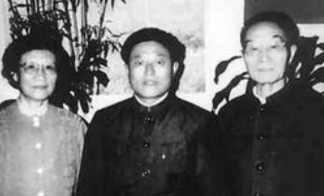 1987年，退伍老兵赵保群正在家午休，政府人员却找上门，对他说：“别睡了，国防部