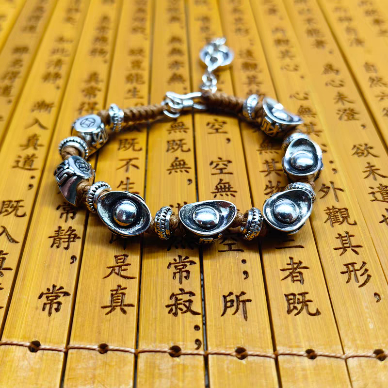 200亿龙头被应届生上了一课失业潮可能会大面积来临了。现在的大型企业，谁敢随意裁
