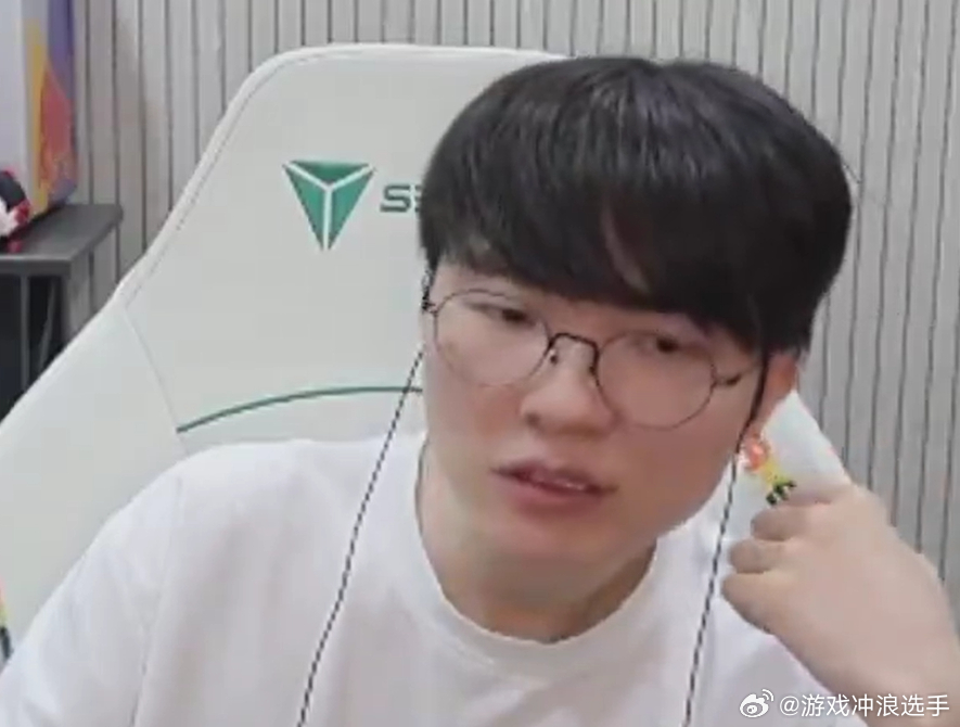 T1向着第七颗星星的旅程开始！今年的问题感觉在于对下路有点互搏，既想激发peyz