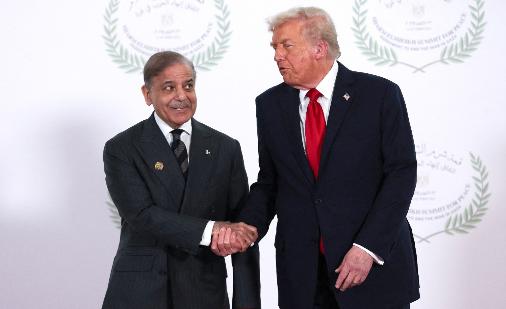 巴基斯坦总理夏巴兹·谢里夫今天发文说：“我怀着无比谦卑的心情宣布，伊朗伊斯兰共和