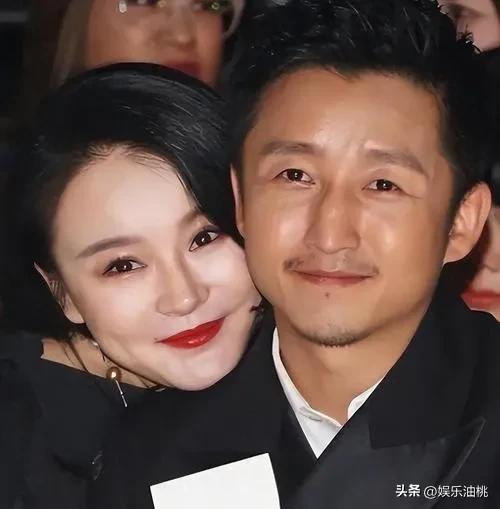 冉莹颖又上恋综了，不是选手，是帮闺蜜挑对象。
可问题是，按她老公是拳王邹市明，这