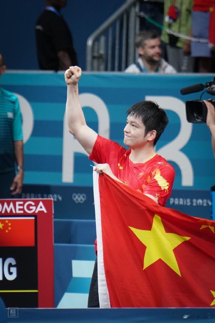 在 2024 年巴黎奥运会上，‌樊振东斩获乒乓球男单与男团两枚金牌‌，成就个人奥