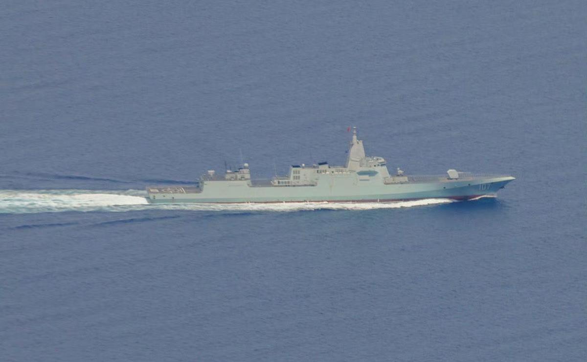 我们派船去澳大利亚，这件事情很奇怪。
路透社说我们在东海附近聚集了100多艘海上