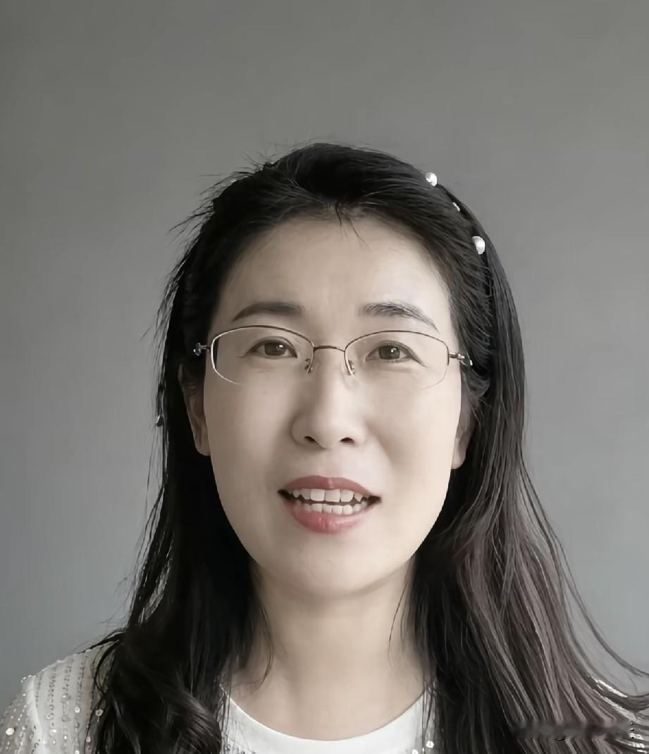 用女儿高考逼迫朱女士离婚，唐先生配做父亲？
在朱女士发现“婚外胚胎”后，丈夫对于
