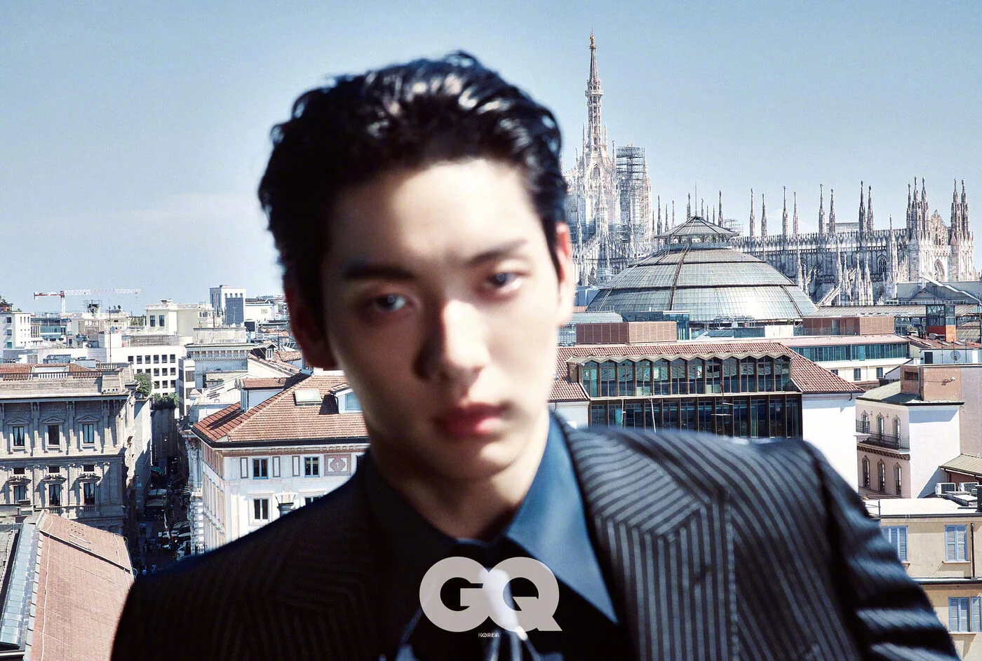 崔秀彬 GQ KOREA 📷🌹 西装背头，绅士格调，米兰时装周的随拍。风格大