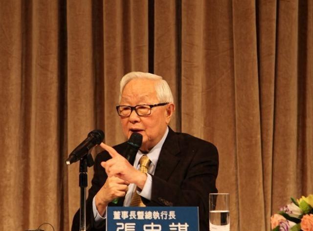 台积电创办人张忠谋曾在接受美媒采访时称：美国、荷兰、日本、韩国、台湾等芯片制造盟