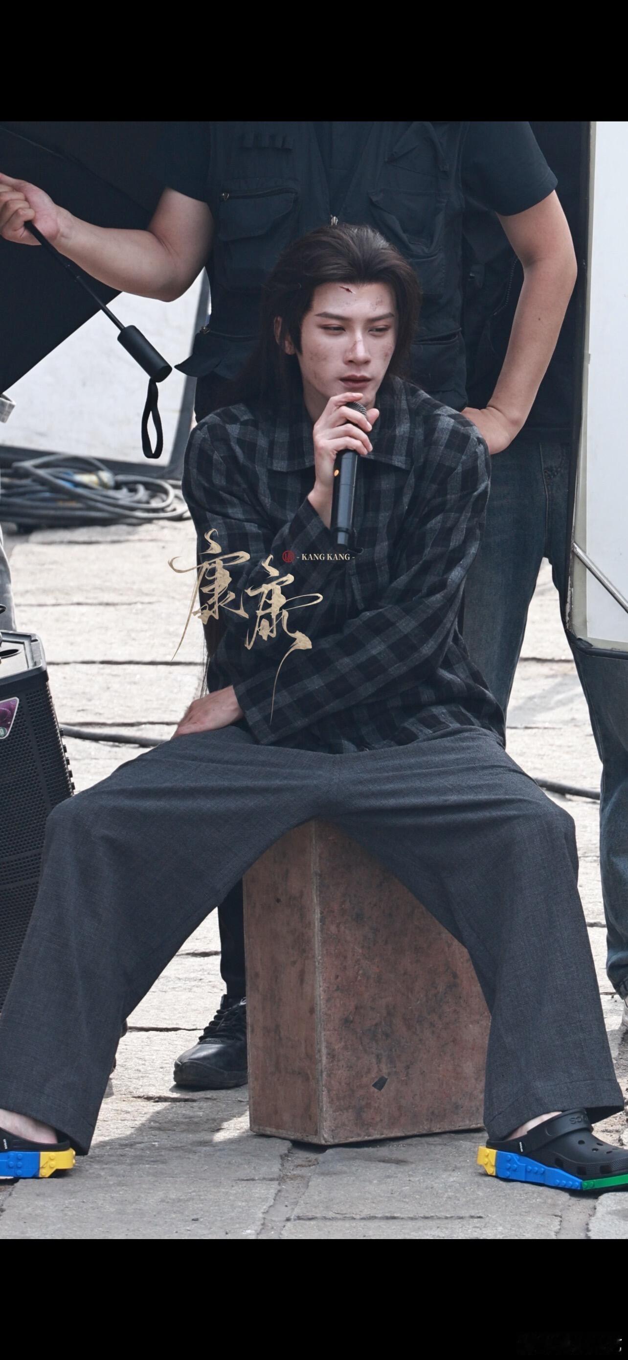 檀健次拿话筒现场配音 檀健次话筒一拿直接开大🎤！现场配音声线切换丝滑得像开了挂