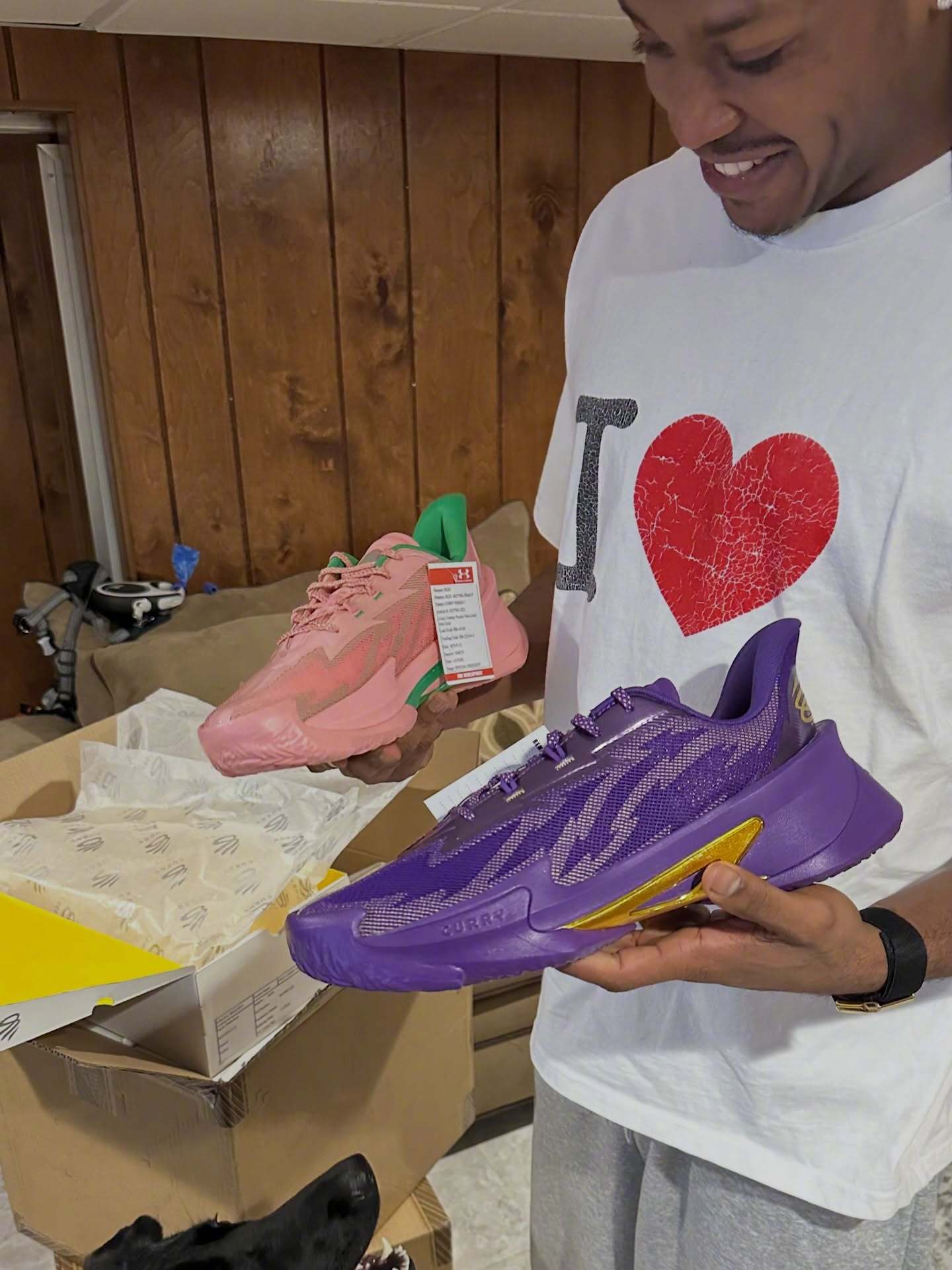 库里迷弟奥利瓦里晒出了库里品牌和他联手设计的一双Series7 PE “The 