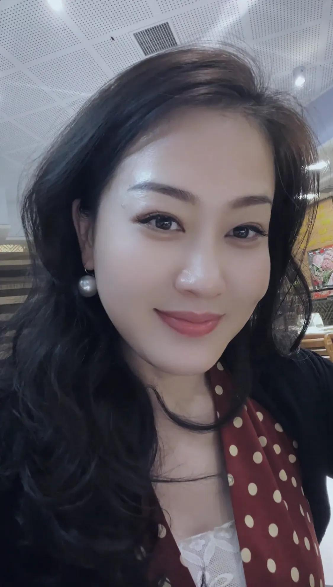 生活在这个世界上，没有一个人是没有痛苦的，也许，你期待的总不能如愿，你渴望的总是