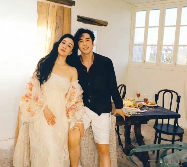 张伦硕上综艺还在催55岁的钟丽缇生娃，又是试管又是收养，说孩子是家庭粘合剂。张伦