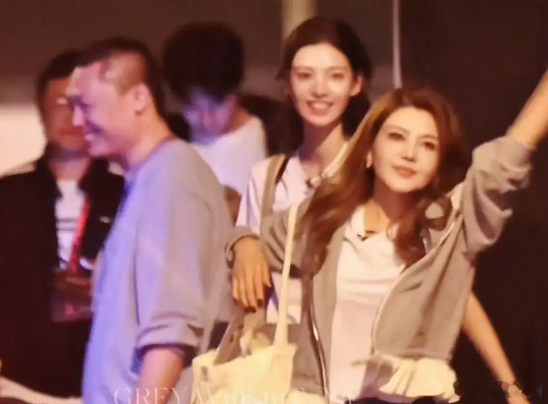 乌兰图雅老师进减肥训练营了 