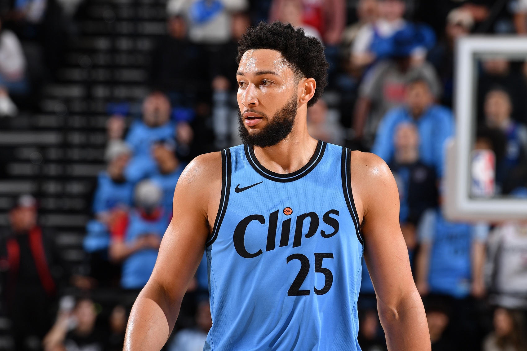 据Hoops Alerts报道，自由球员本-西蒙斯预计将加盟凯尔特人。我的观赛搭