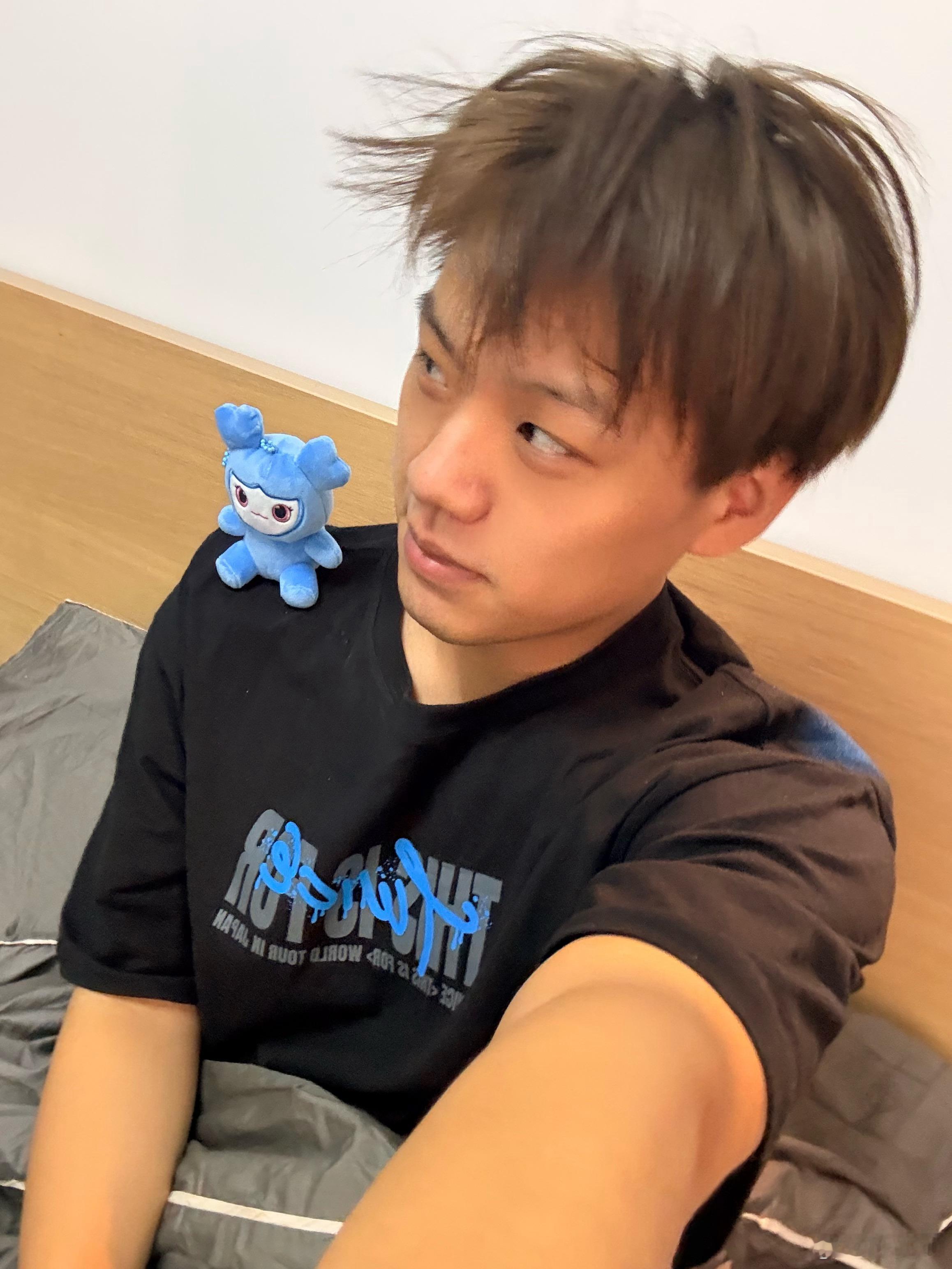 在家躺了一天首尔真的燃尽了 