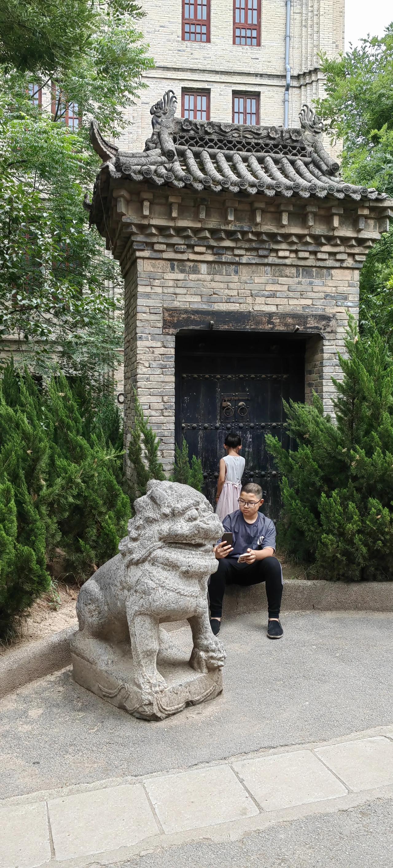 这是袁家村。