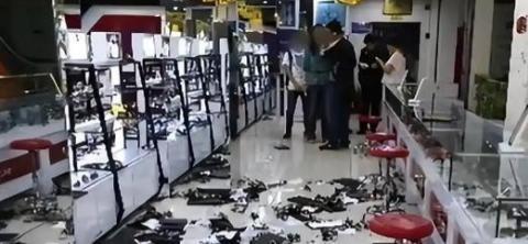 2023年，湖南长沙，女房东见男子老实，逐年涨租，男子为了生意，忍气吞声13年，