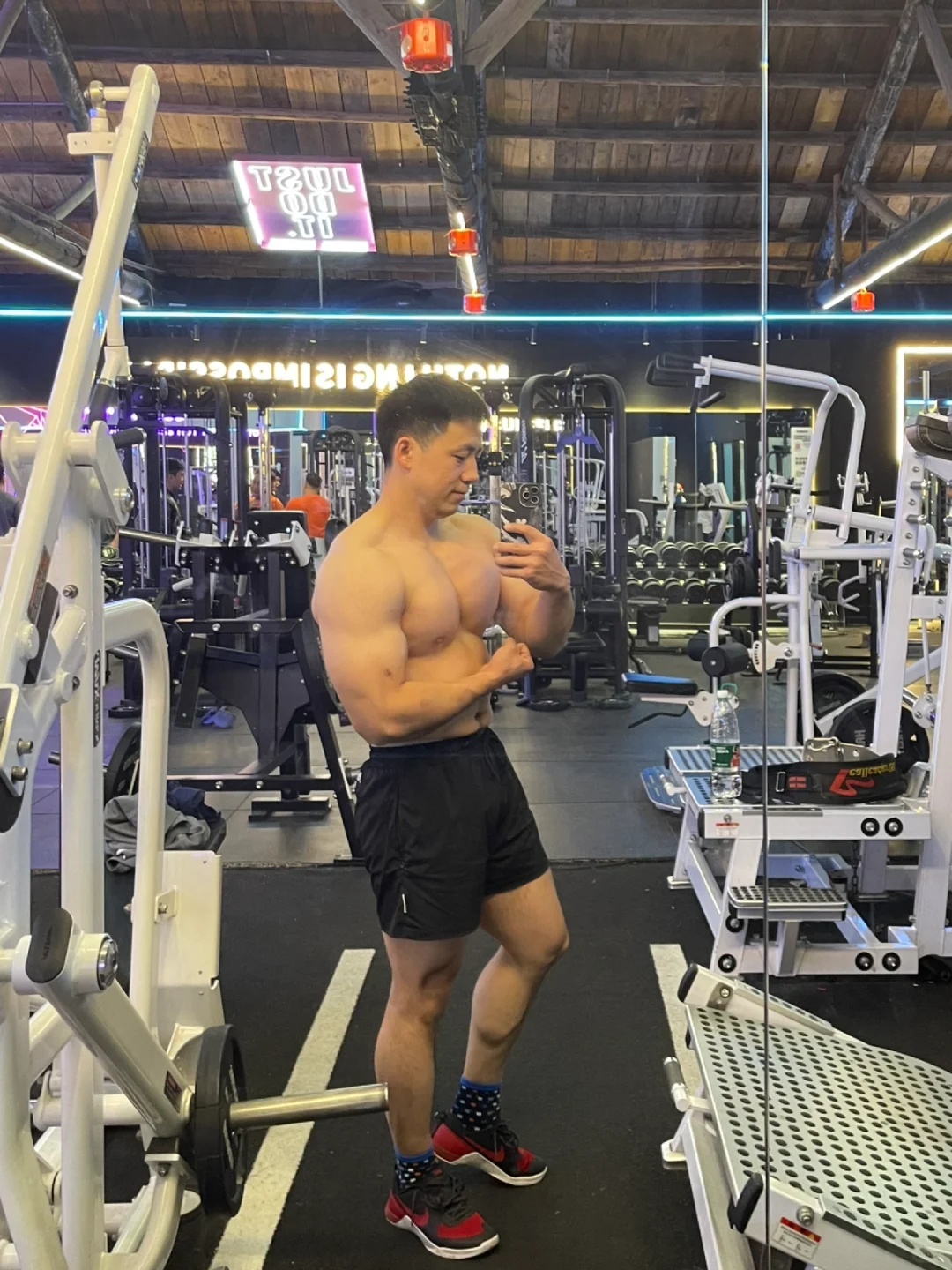 之所以活得洒脱 是因为懂得取舍😬胸卡💪🏻