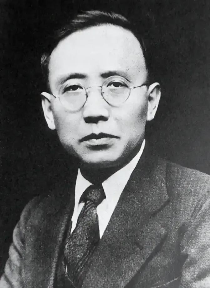 [太阳]1912年洞房之夜，郭沫若见发妻太丑，拒绝同房，就在他转身要走时，发妻拉