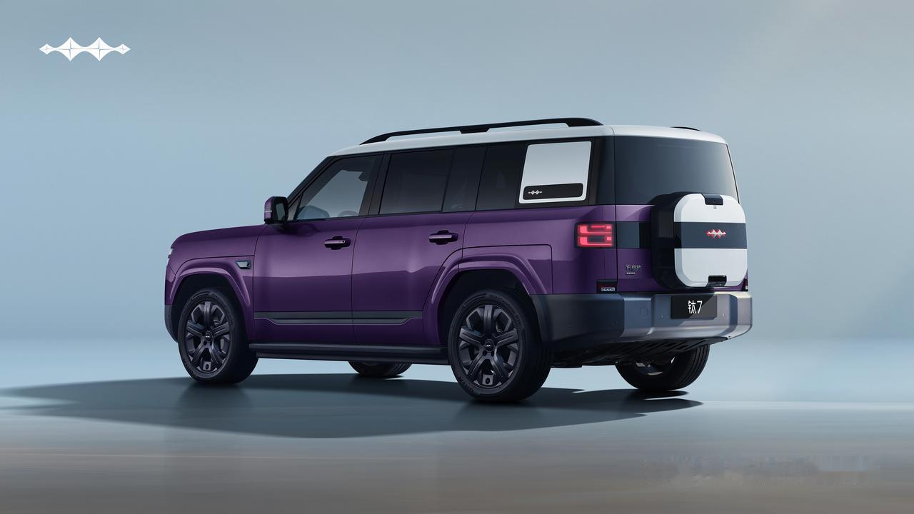 钛7EV闪充版上市 打造个性化越级体验
 
钓鱼佬最喜欢的车出现了，方程豹钛7 