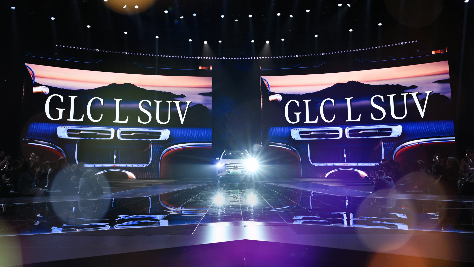 在新能源市场杀红眼的今天，很多老牌燃油车主和科技极客其实面临着同样的困惑：难道所