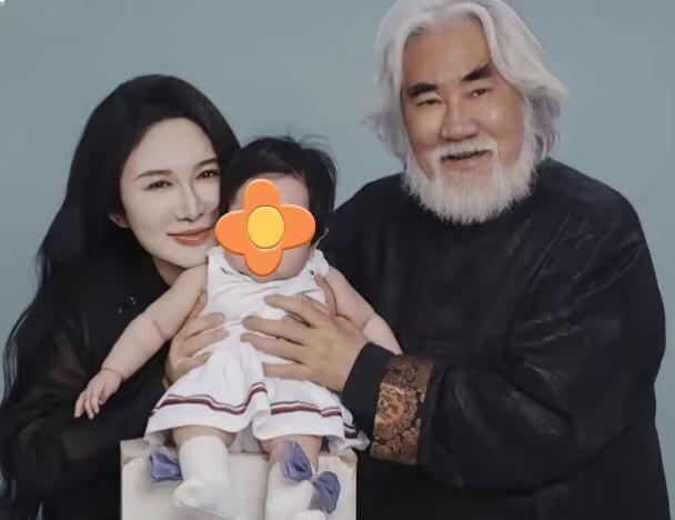 杜星霖为女儿报警这波必须顶！
1岁的小龙珠多小啊
就有网友发那种
“几十年后娶她