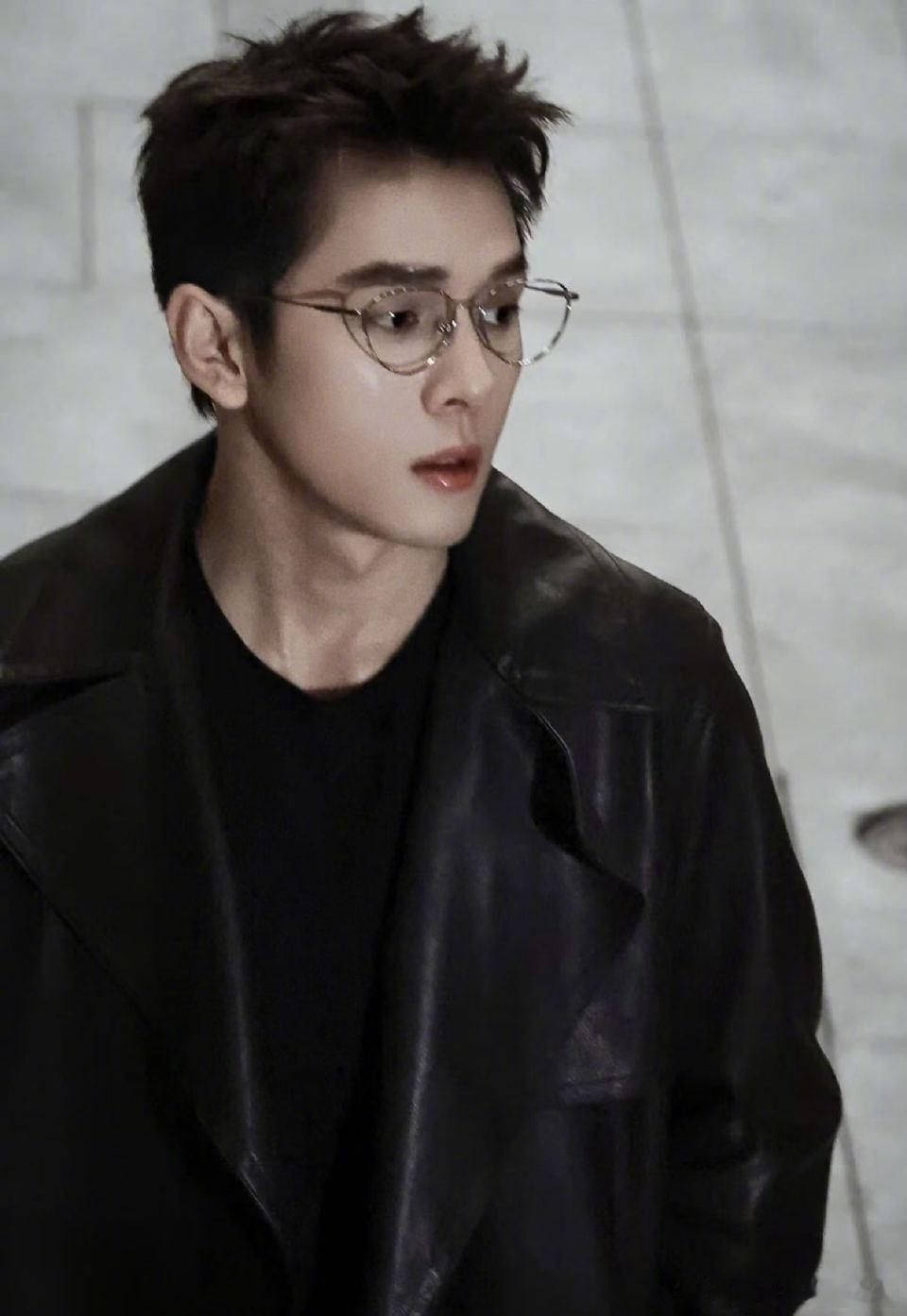 李佳琦演我嗑龙麦 宋威龙赵今麦新年祝福同框，李佳琦在线嗑糖，这画面也太和谐了 