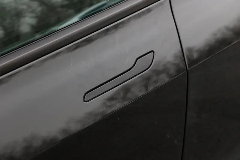 美国国家公路交通安全管理局启动一项对特斯拉Model 3车门把手缺陷的调查，涉及