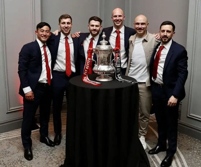 TA分析师必须了解比赛期间发生的一切，包括已准备的内容和球员的预期。曼联一线队目