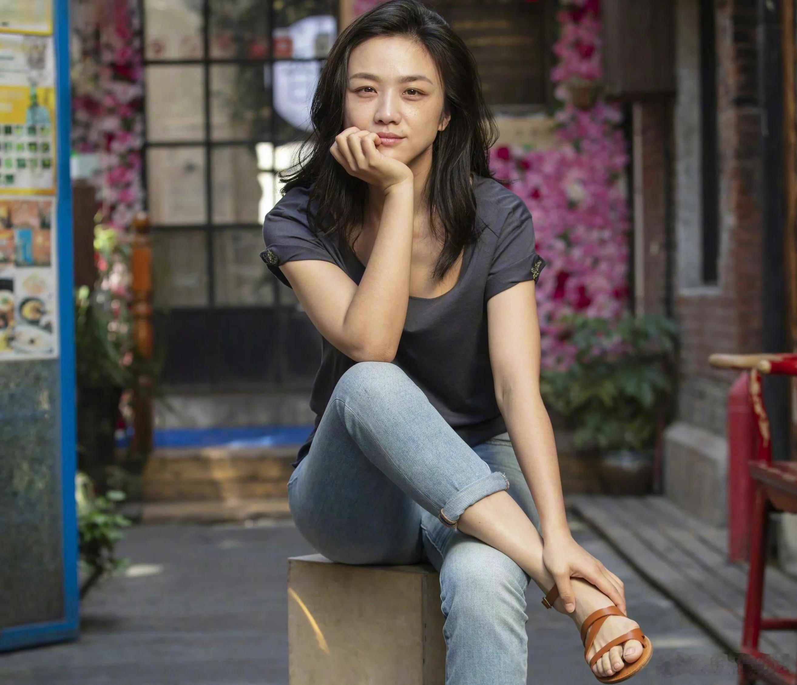 汤唯二胎儿子出生她什么时候生过孩子，我只记得嫁给一个韩国导演，没想到已经二胎，看