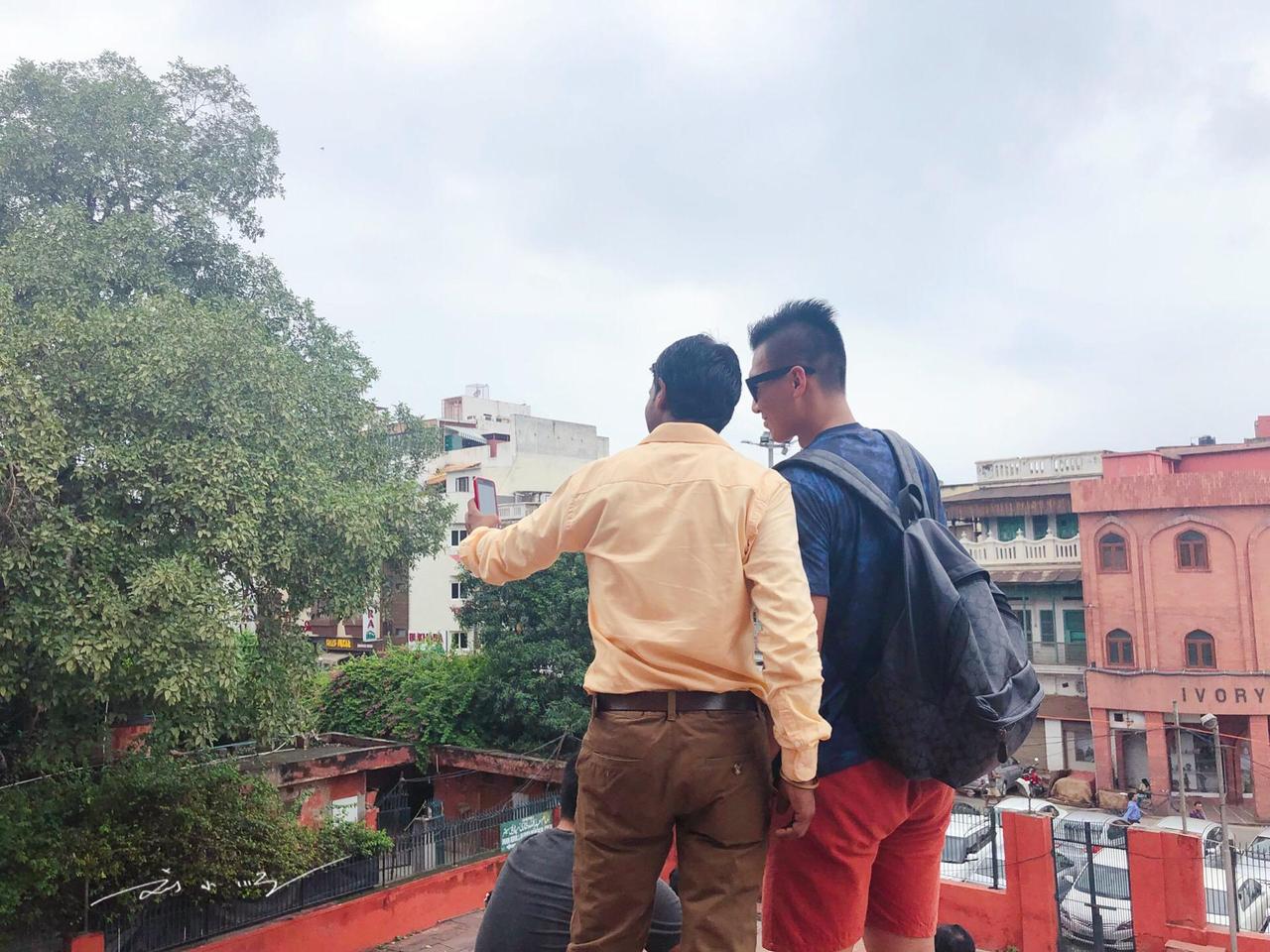中国人去印度旅游要“当心”！印度人喜欢半路把你拦下来，做这件事？

说起印度这个