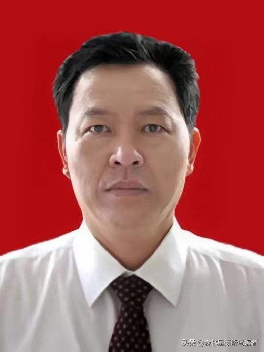 1984年，战斗英雄杜海山被妻子告上法庭，妻子含泪控诉：每月70块钱的工资，他只