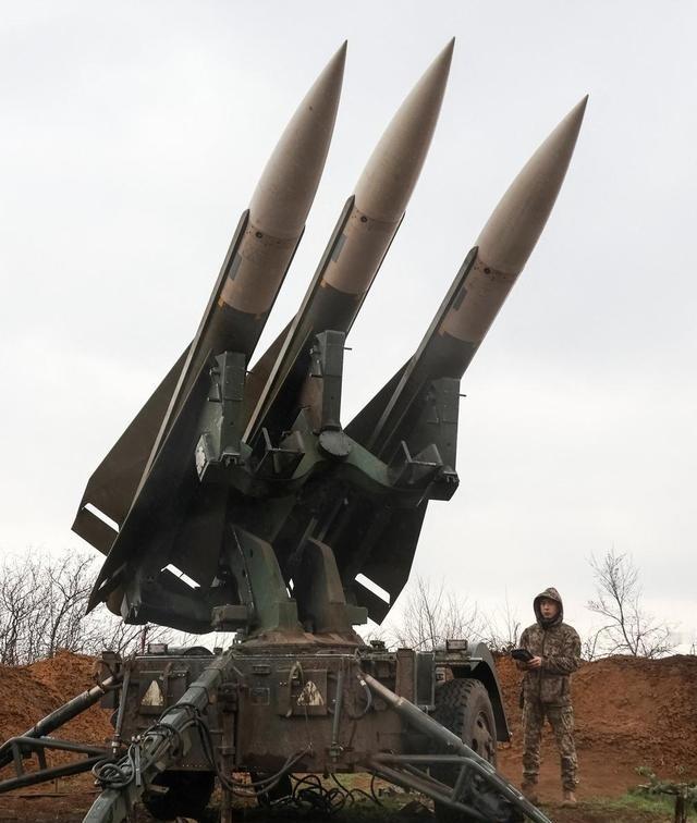 特朗普发出威胁：能轻易恢复对伊朗动武。
4月8日，在美国和伊朗停火6个小时后，特