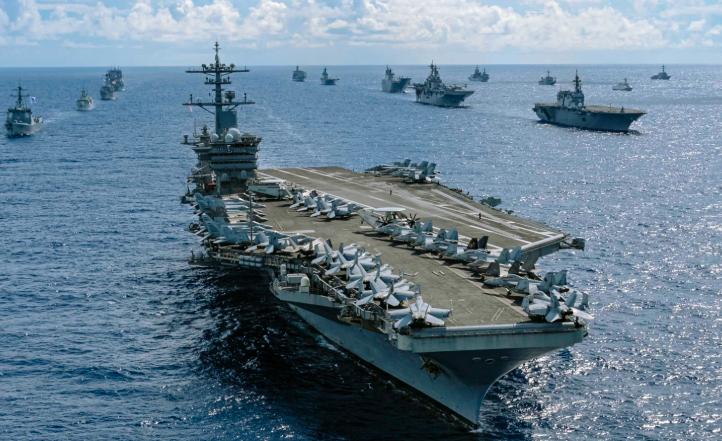 美国如何武力介入伊朗？最近的一艘美军航母，还在中国家门口！

随着特朗普不断释放