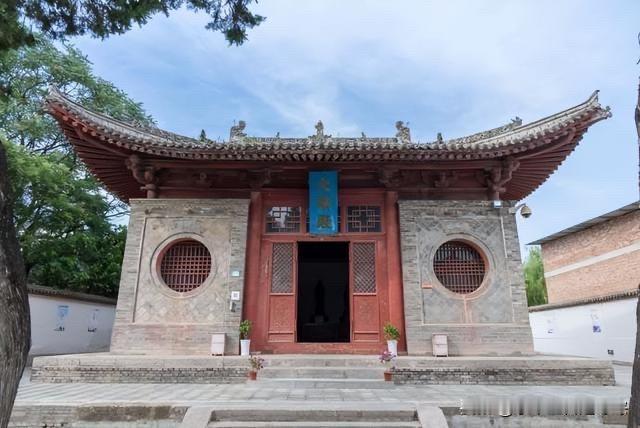 陕西第一木构｜长武昭仁寺大殿
藏在咸阳长武的昭仁寺大殿，是陕西现存最早木构古建筑