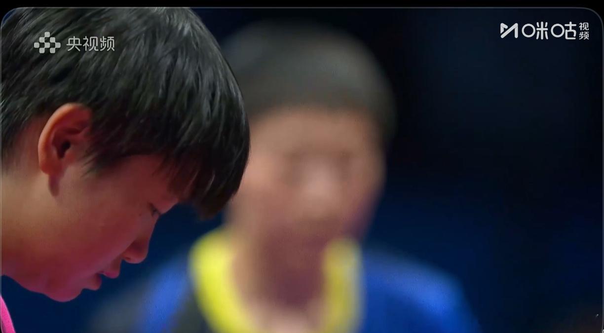 孙颖莎2-1范思琦别着急 注意细节 