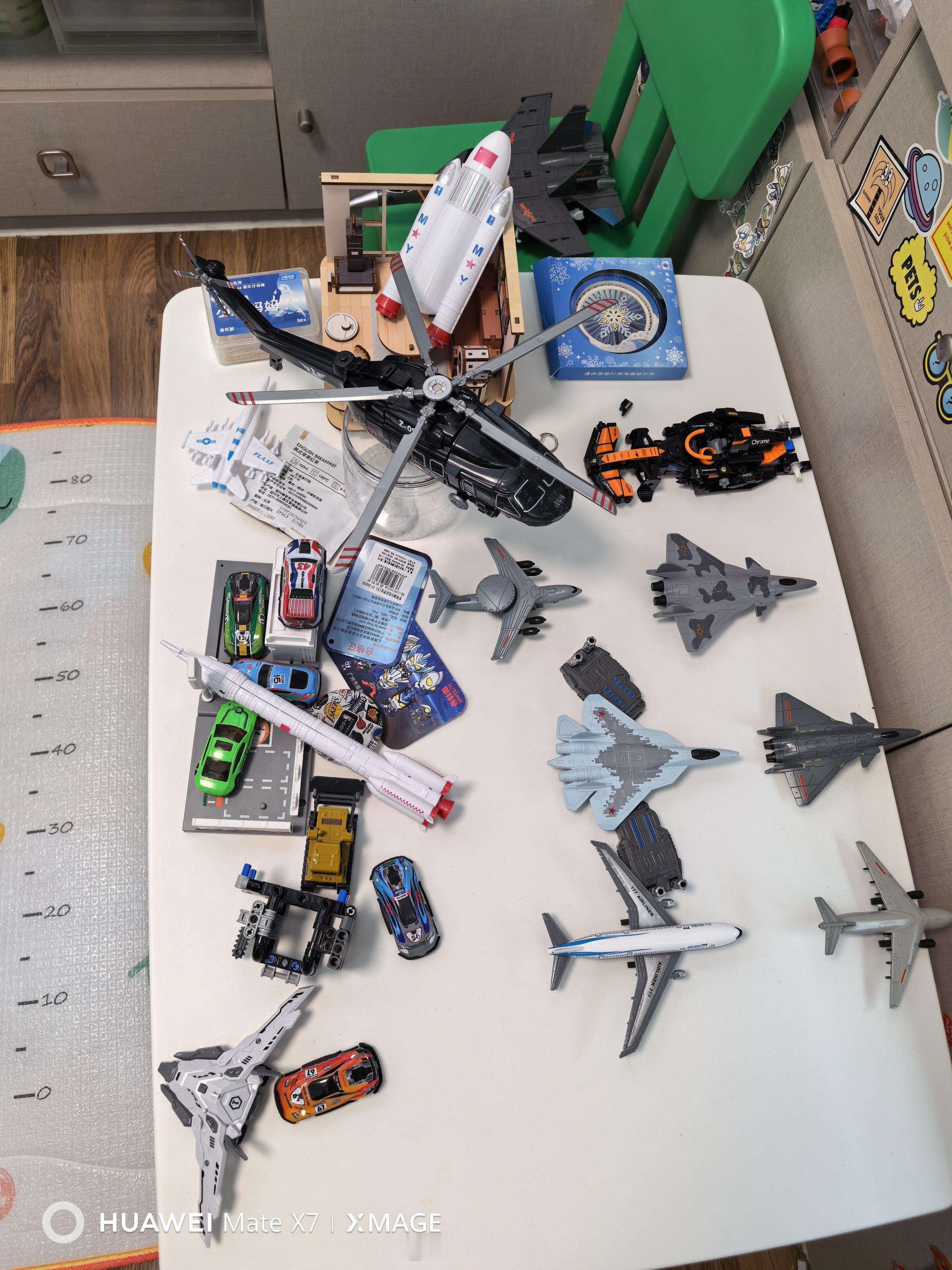 现在5岁娃开始喜欢飞机了，我小时候只有F16 F117 B2这些飞机模型可以玩。