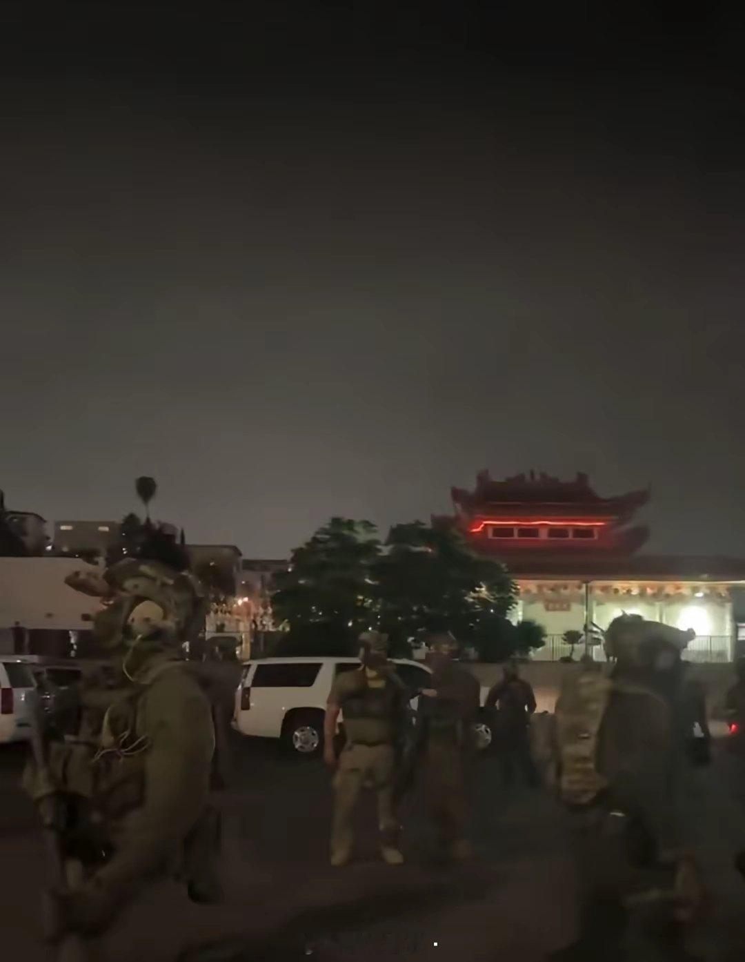 美国国民警卫队配合移民执法局在洛杉矶的唐人街开始抓人了，抓墨西哥人时，人家就能团