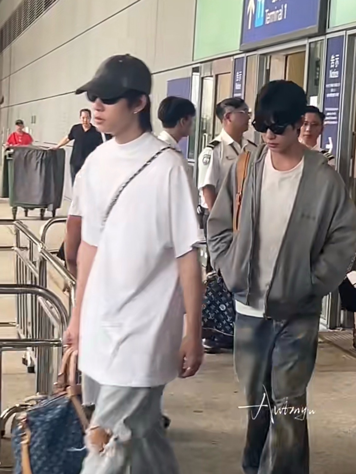 人小小的，脑袋小小的，脸也小小的🤏🏻🤏🏻怎么那么可爱呢我们宇博 