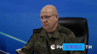 俄罗斯国防部消息称，国防部长安德烈·别洛乌索夫视察东方集群期间，指挥官介绍战斗群