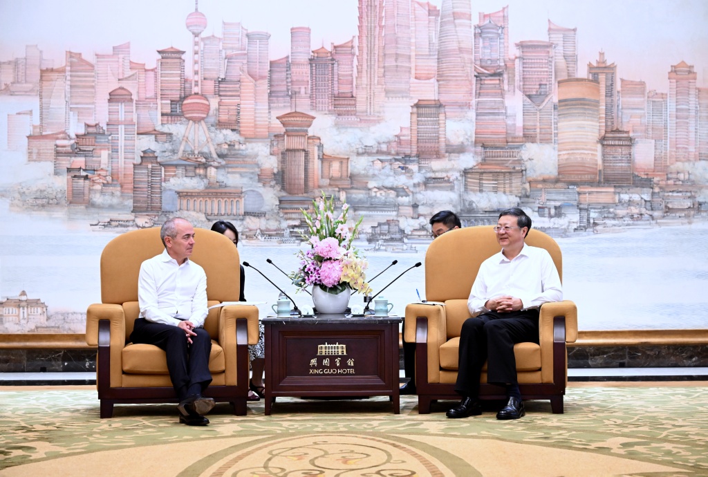 陈吉宁会见来沪参加IBLAC的国际企业家代表
