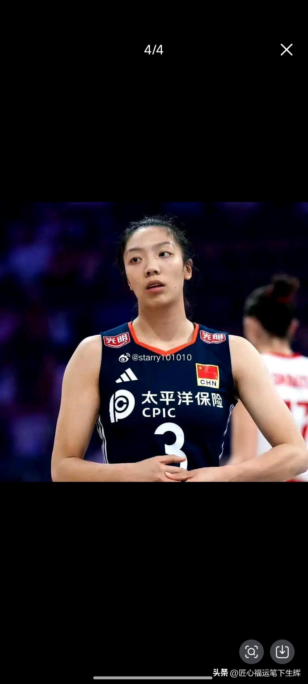 唐欣的母亲裴燕，是一位有远见的母亲。最初夫妻俩希望女儿靠读书成才，发现唐欣排球天