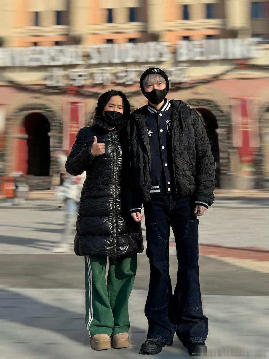 王楚钦奋不顾身向着青春的赛场王楚钦全力以赴奔向太阳王楚钦奋不顾身向着青春的赛场，